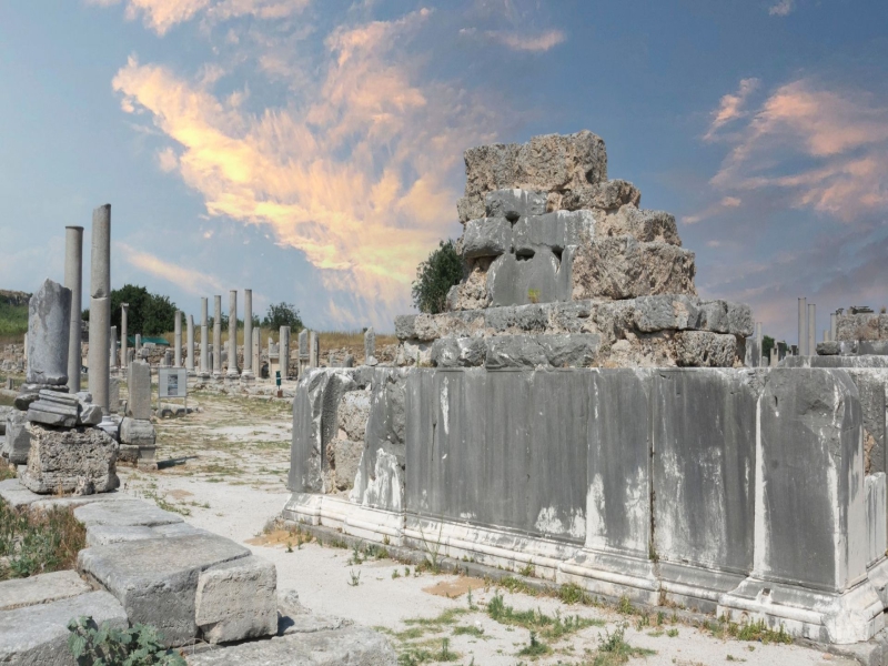 Visite de la ville ancienne de Perge