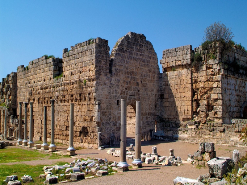 Visite de la ville ancienne de Perge