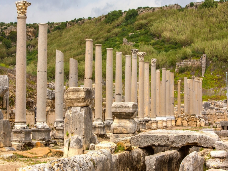 Visite de la ville ancienne de Perge